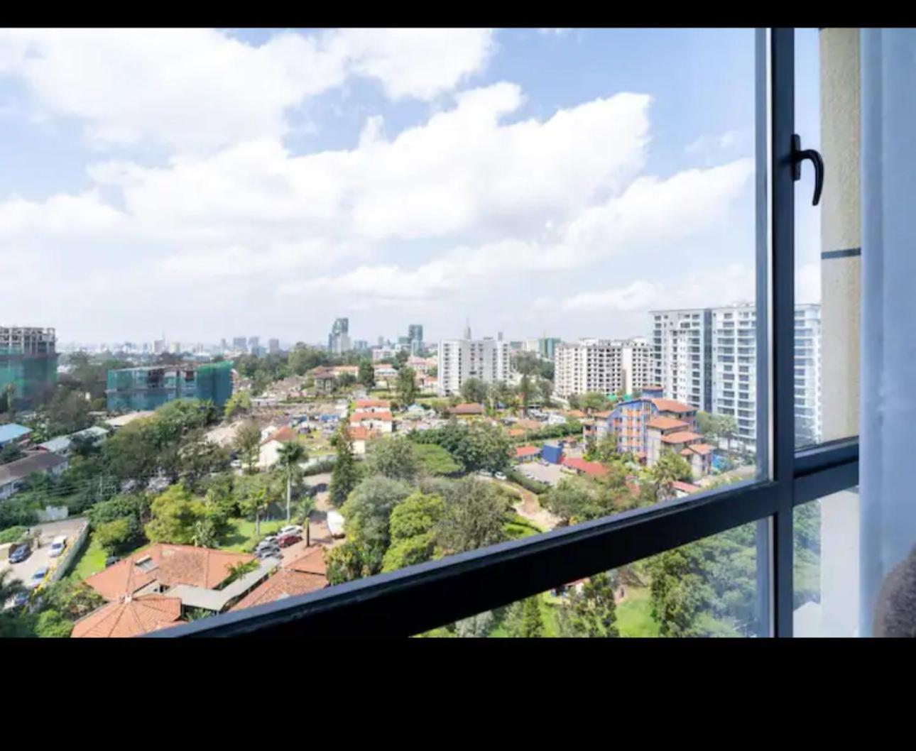 Modern In Near Yaya Centre With Pool,gym,wifi Nairobi